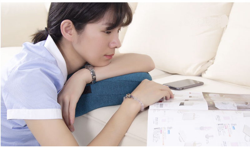 Adjustable U-Shaped Travel Pillows Adjustable U-Shaped Travel Pillows